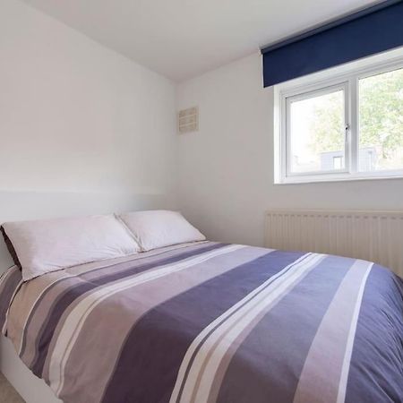 Lovely 2-Bed 15 Minutes To Central Londres Extérieur photo