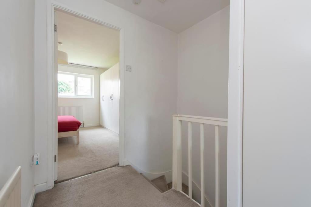 Lovely 2-Bed 15 Minutes To Central Londres Extérieur photo