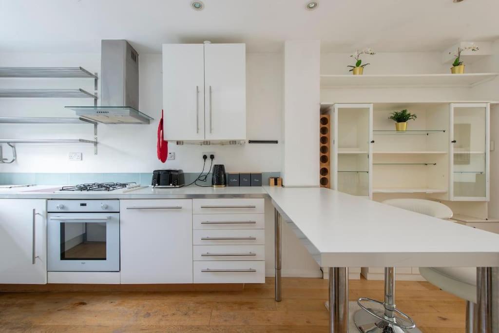 Lovely 2-Bed 15 Minutes To Central Londres Extérieur photo