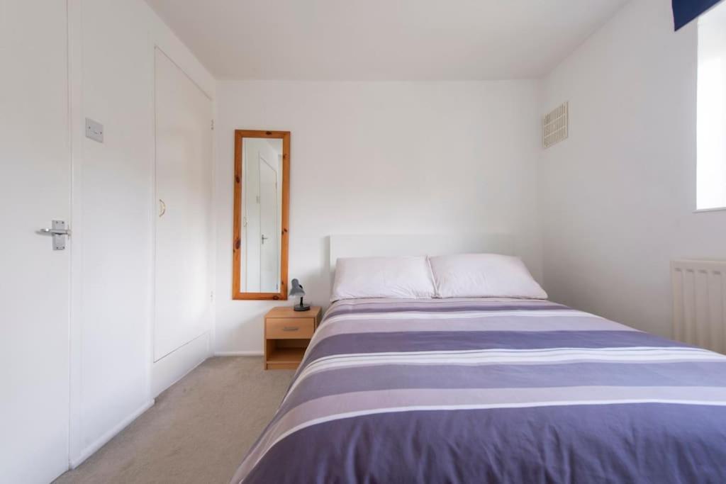 Lovely 2-Bed 15 Minutes To Central Londres Extérieur photo