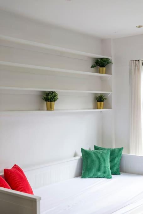 Lovely 2-Bed 15 Minutes To Central Londres Extérieur photo