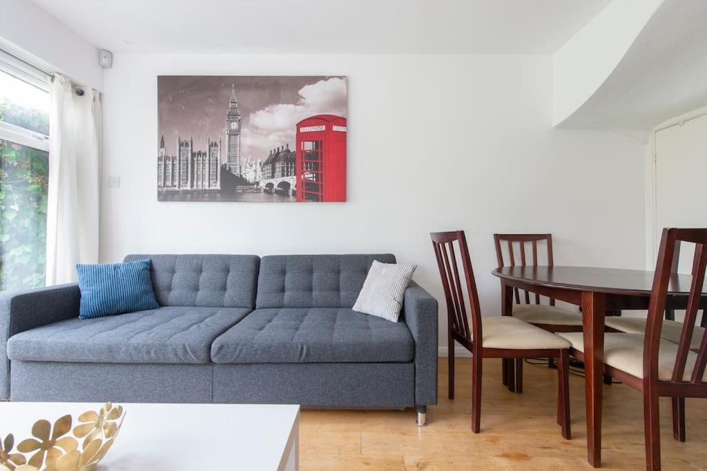 Lovely 2-Bed 15 Minutes To Central Londres Extérieur photo