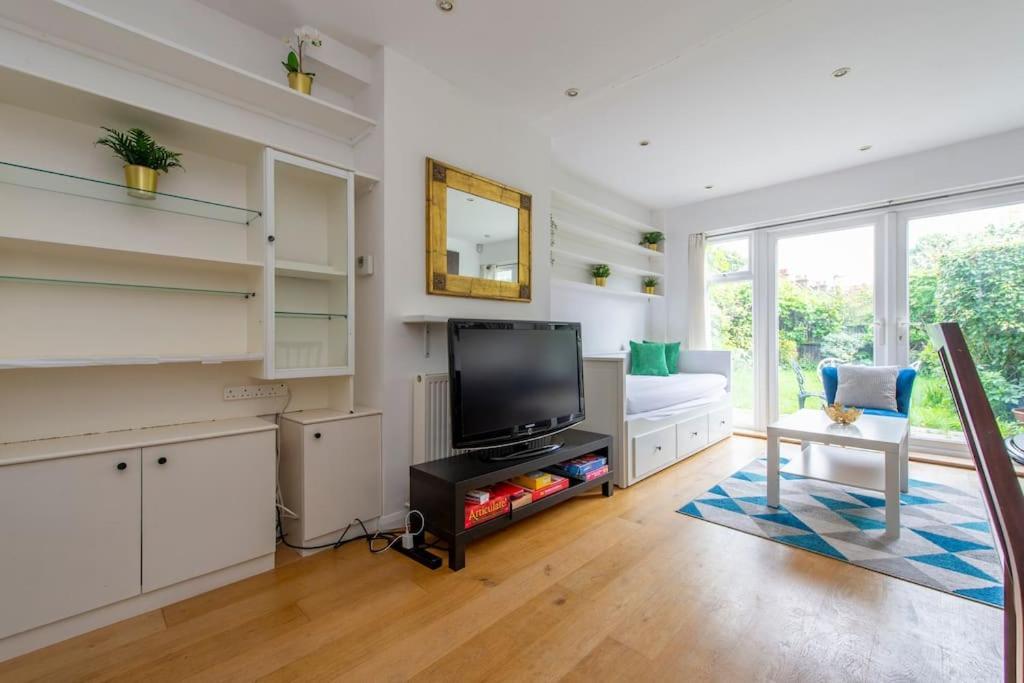 Lovely 2-Bed 15 Minutes To Central Londres Extérieur photo