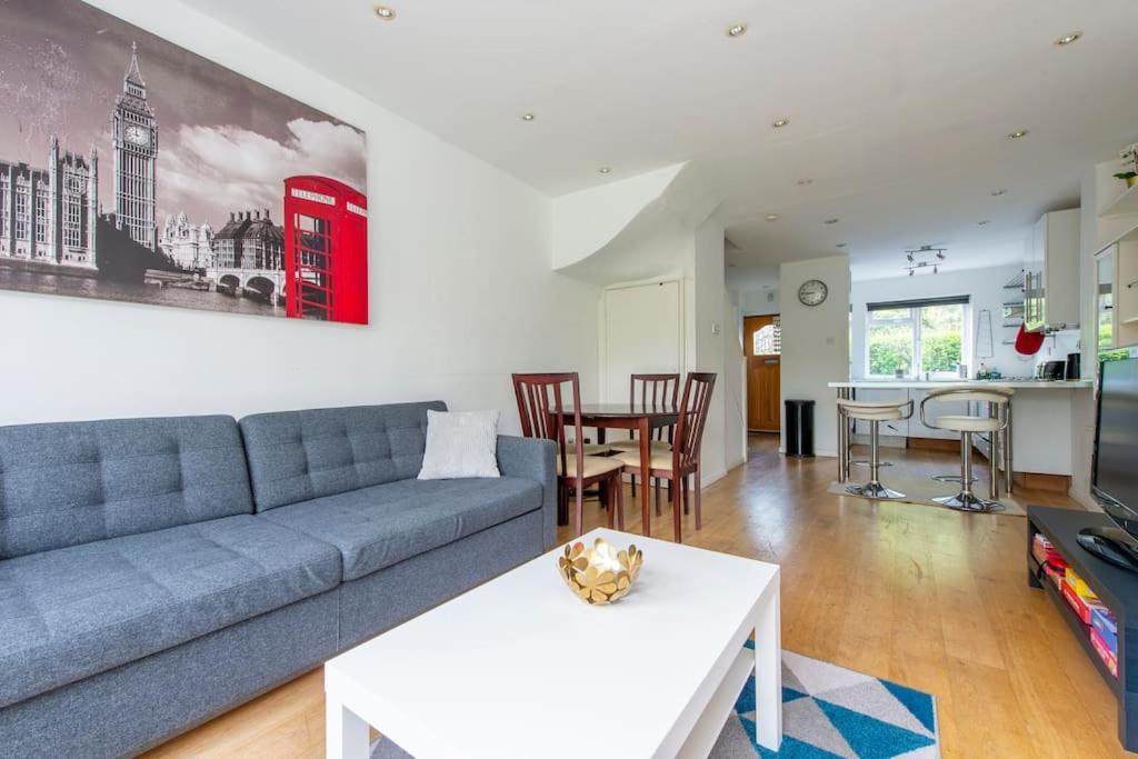 Lovely 2-Bed 15 Minutes To Central Londres Extérieur photo